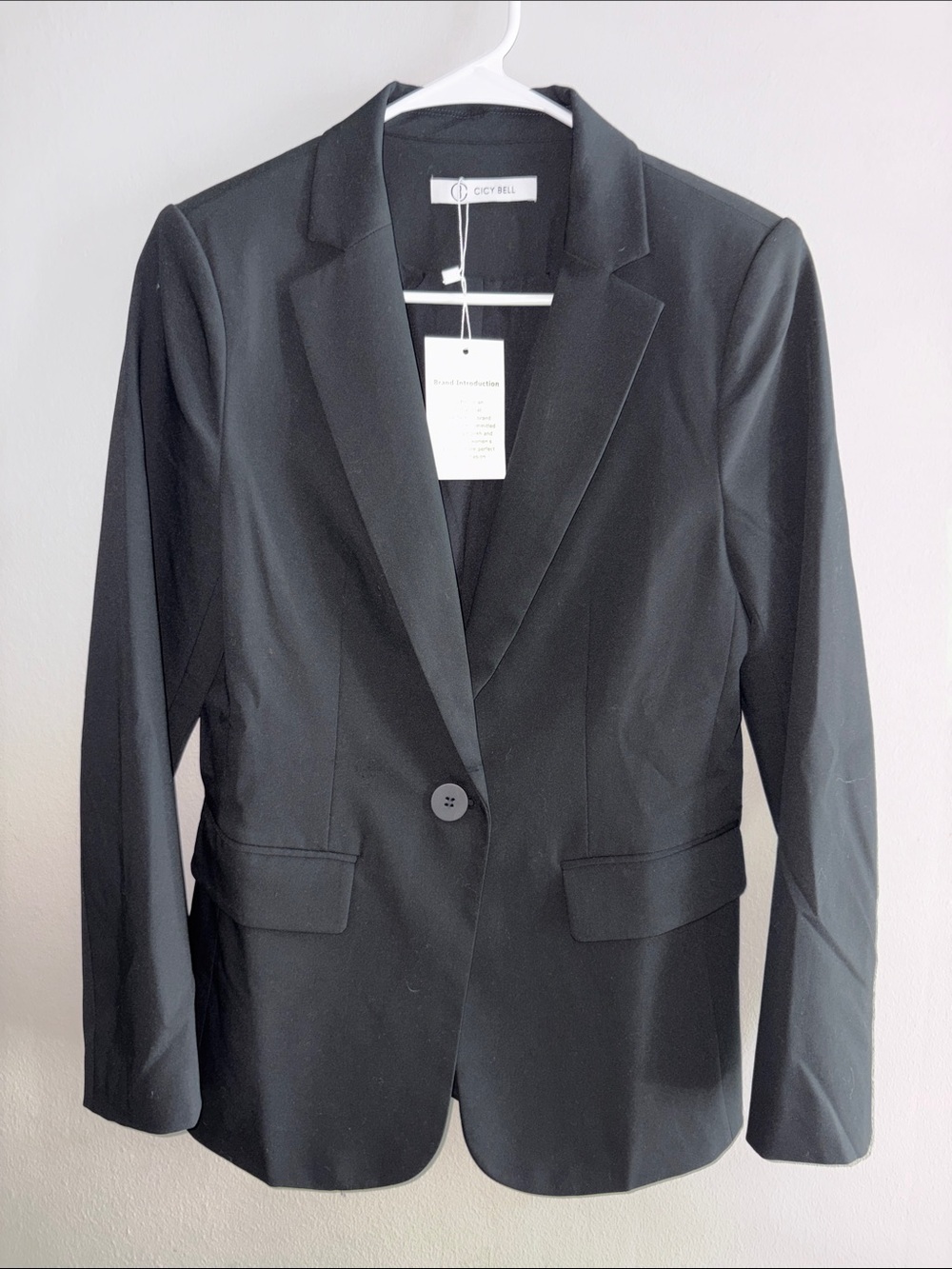 Cicy Bell - Women’s Black Single-Button Blazer
Interview Outfit